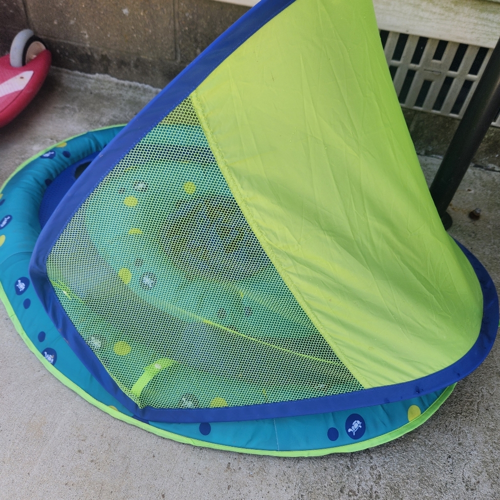 Baby float - Picture 3 of 3